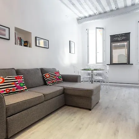 Adorable Vieux Apartament